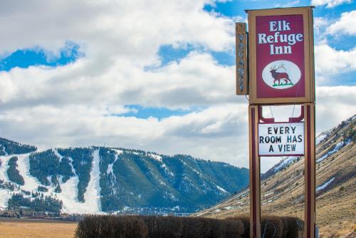 Elk Refuge Inn - image 8
