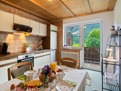 Cocina, Chalet Bramberg near Ski Slopes in Heiligenblut City Center