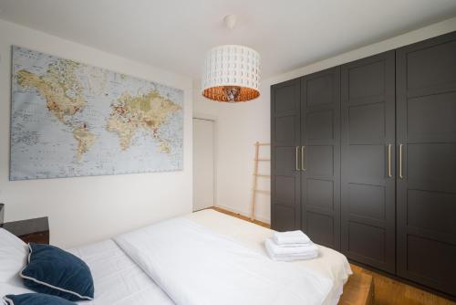 W411 Marina Mokotów - Lake View Apartment with Balcony, Workspace & Parking, close to Airport & City Center, Varsovia (foto 2)
