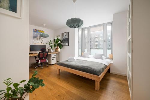 W411 Marina Mokotów - Lake View Apartment with Balcony, Workspace & Parking, close to Airport & City Center, Varsovia (foto 4)