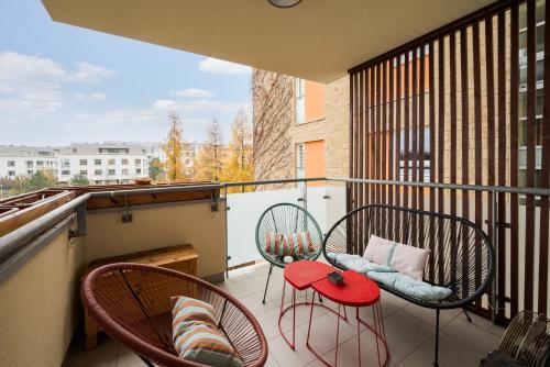 W411 Marina Mokotów - Lake View Apartment with Balcony, Workspace & Parking, close to Airport & City Center, Varsovia (foto 9)