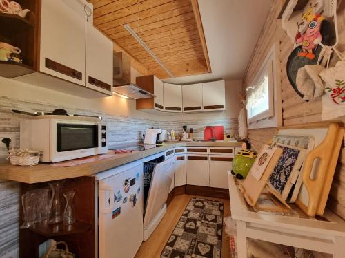 virtuve, Chalet in Marliana near center in Localita Goraiolo