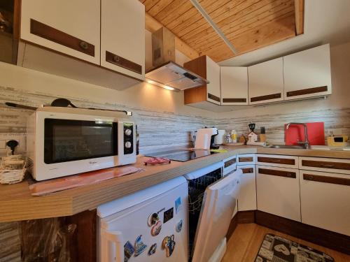 virtuve, Chalet in Marliana near center in Localita Goraiolo
