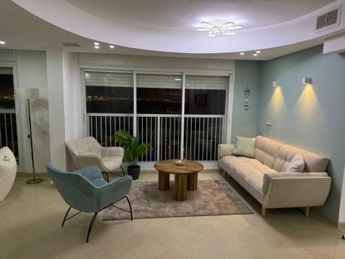 Blue Love Seaview in Kiryat Yam