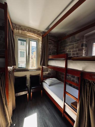 Shared room, mixed dormitory, 8 guests
