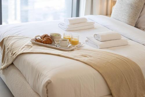 BEST Burj Khalifa View 2br 3 beds, Dubai (photo 3)