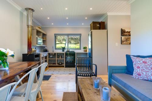 2 bedrooms, 3 beds