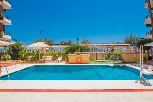 Perla Studio - 2 personas con Piscina, AC y WiFi a 1 min de la playa, Fuengirola