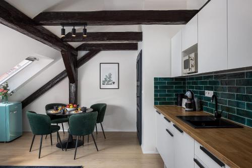 Under the Beams - Designer Prague Old Town Loft, Praha (fotografie 3)