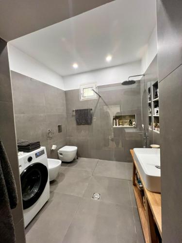 Bathroom, Saint George Cottage in Paliani