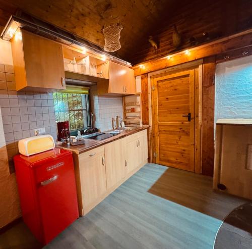 Haus am See in แบร์เมล