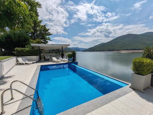 Villa Tikvesh Lake in Kavadarči