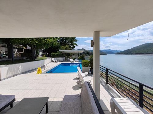 Villa Tikvesh Lake in Kavadarči