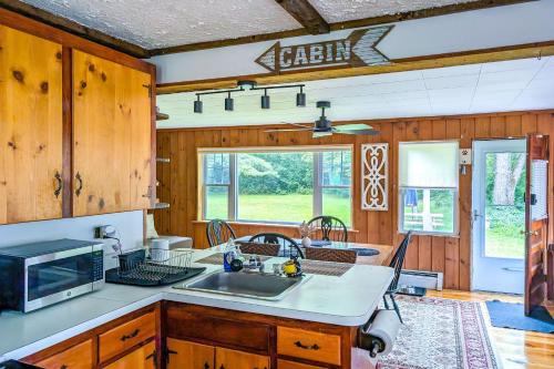Cozy Cottage Near Ski Bretton Wood and Franconia in Bethlehem