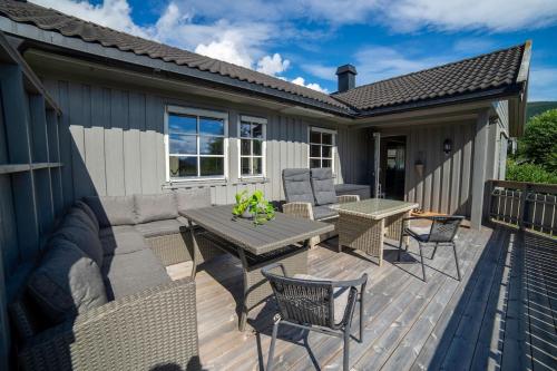 Cozy house with free parking on the premises in Рынгебу