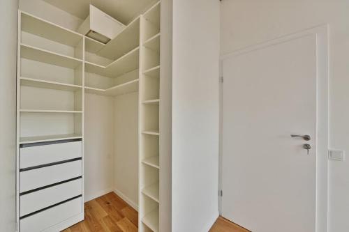 Domillion Penthouse 2bdr 2bath P364a - image 4