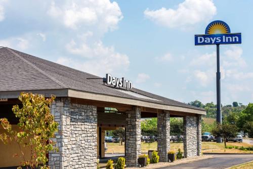 Days Inn by Wyndham Pittsburgh-Harmarville