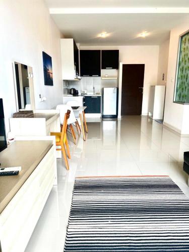 CHIC CONDO - Amazing mountain view near Karon beach B513, Карон-Бич (фото 3)