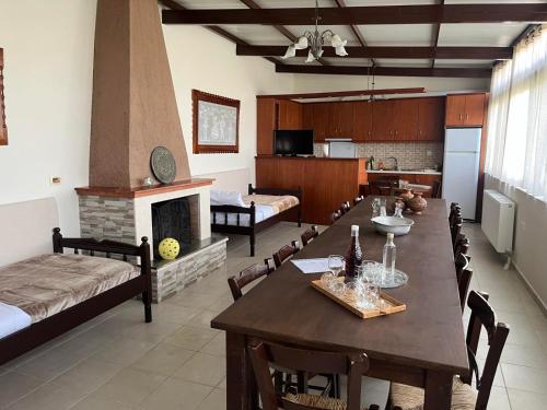 Karofillos homes-Oropedio in Lasithi Plateau