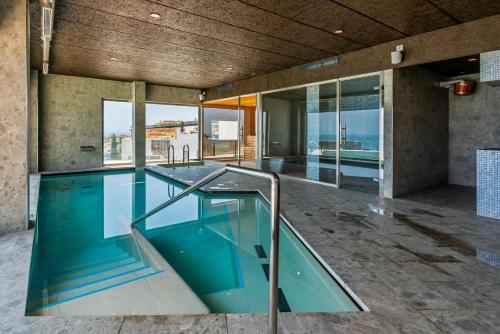 MSW11 - 3 bedroom, private jacuzzi and pool, Torrox Costa (foto 7)