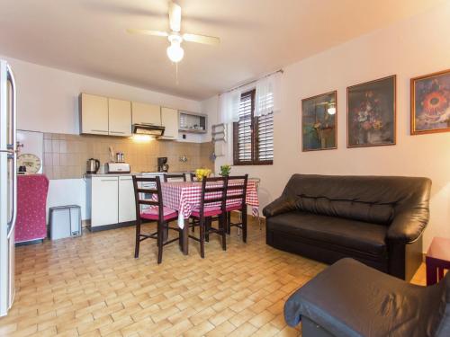 Apartment by Seline near Paklenica Park, Seline (fotografie 8)