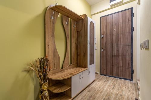 20th Residence One Bedroom Apartment - Private Parking Included - image 5