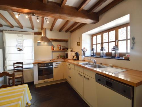 Konyha, Cozy Cottage Near River in Alle