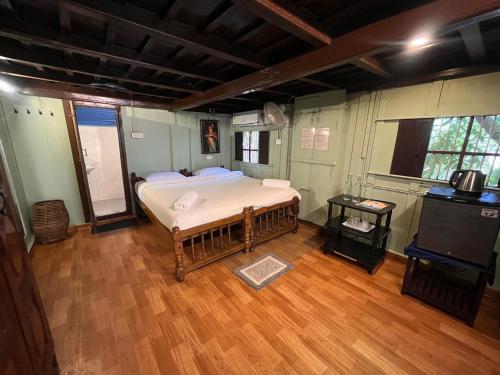 1 queen bed