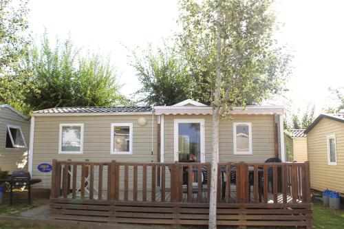 3 bedrooms, 6 beds