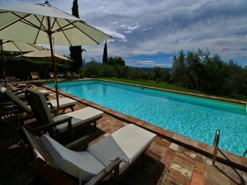 Zwembad, Farmhouse in Todi with Pool & Theater Nearby in San Damiano