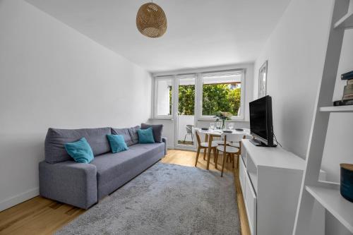 Downtown Apt - Balcony, Top Location - by Rentujemy, Warschau