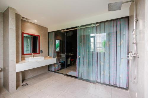 Tina 5 hotel - image 3