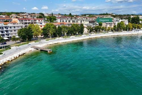 Marriott Elegance Apartment DesenzanoLoft Official Partner Homes & Villas by Marriott Bonvoy - Desenzano del Garda