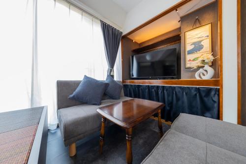 LiveStay HIROO, 1LDK, fm Hiroo Stn 10 min, Shibuya 10 min, Ginza 14 min, Roppongi 3min