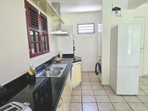 Amarillo Calme et tranquillité (Amarillo Calme et tranquillite) in Petit-Bourg