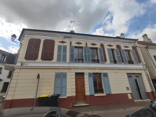 ทางเข้า, La Crécynade - near Disneyland and Parrot World (La Crecynade - near Disneyland and Parrot World) in เครซี-ลา-ชาเปล