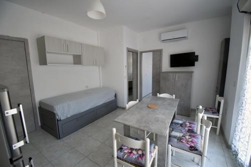 2 bedrooms, 5 beds