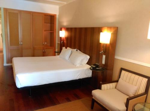 Doppelzimmer mit Kingsize-Bett Hotel Nuevo Portil Golf 25