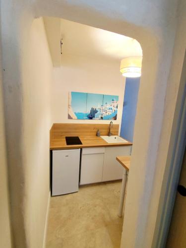 Santorini, Relaxing Spa, Terrace and Parking in Beaulieu