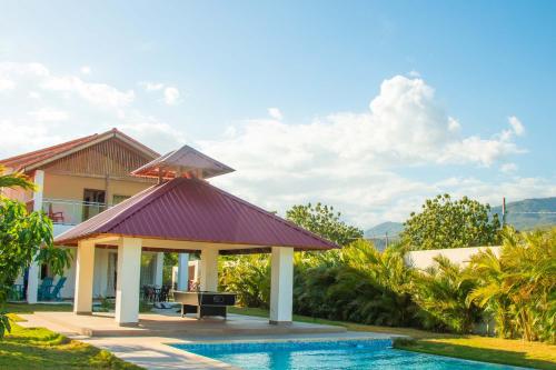 . Villa Mercedes - Private Pool & Sunset Views - Ocoa Bay