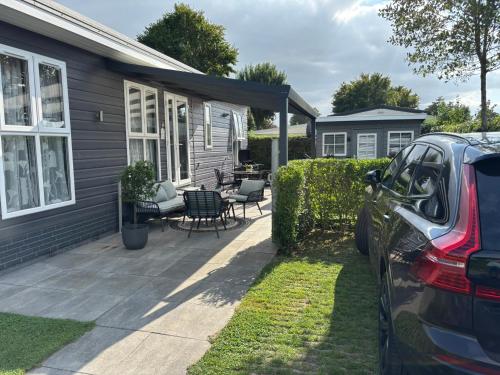 2 bedrooms, 3 beds