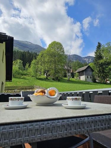 陽台/露台, Urlaub mit Bergblick - Ferienhaus in Bad Bleiberg in 巴德布萊貝格