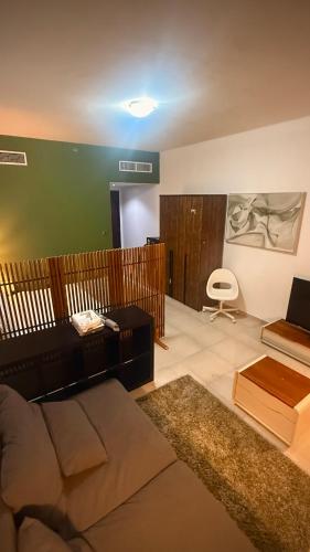 Studio-Like Private Bedroom with Balcony & Private Washroom in JLT, Dubai (Foto 2)