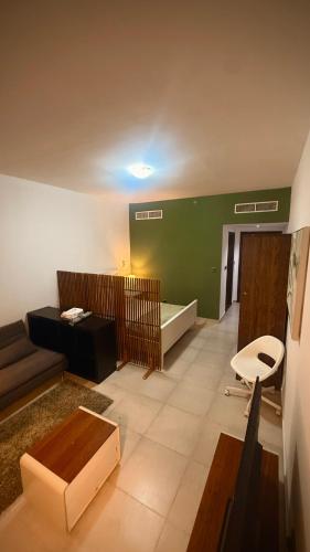 Studio-Like Private Bedroom with Balcony & Private Washroom in JLT, Dubai (Foto 5)