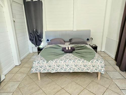 Amarillo Calme et tranquillité (Amarillo Calme et tranquillite) in Petit-Bourg