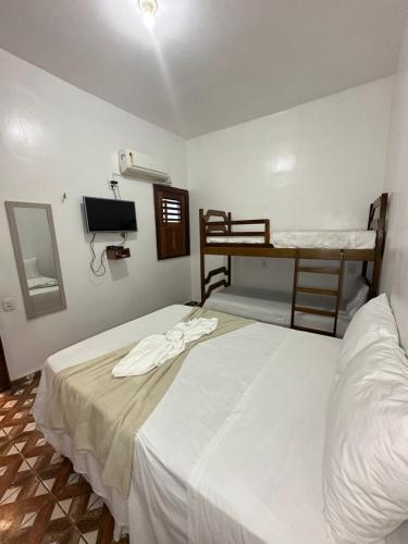 2 double beds, 1 twin bed, 1 bunk bed