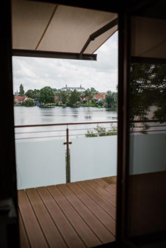 Balcony/terrace, Panorama-Seeblick, Privater Steg, Balkon, Parkplatz in Plon