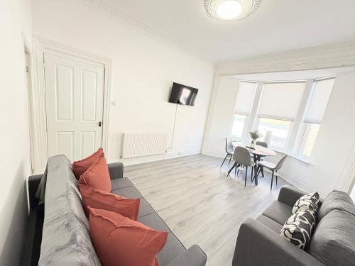 2BR, Sleeps 6, Glasgow Green, Free Parking & Walk Dist to City Centre, Glasgow (photo 4)