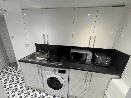 2BR, Sleeps 6, Glasgow Green, Free Parking & Walk Dist to City Centre, Glasgow (photo 9)