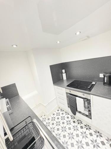 2BR, Sleeps 6, Glasgow Green, Free Parking & Walk Dist to City Centre, Glasgow (photo 11)